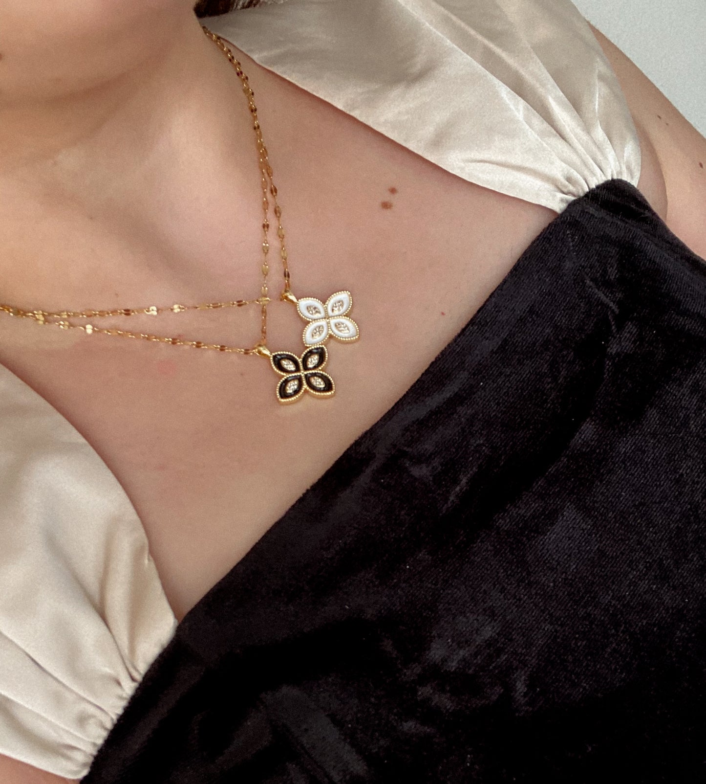 The Diamond Flower Necklace in White
