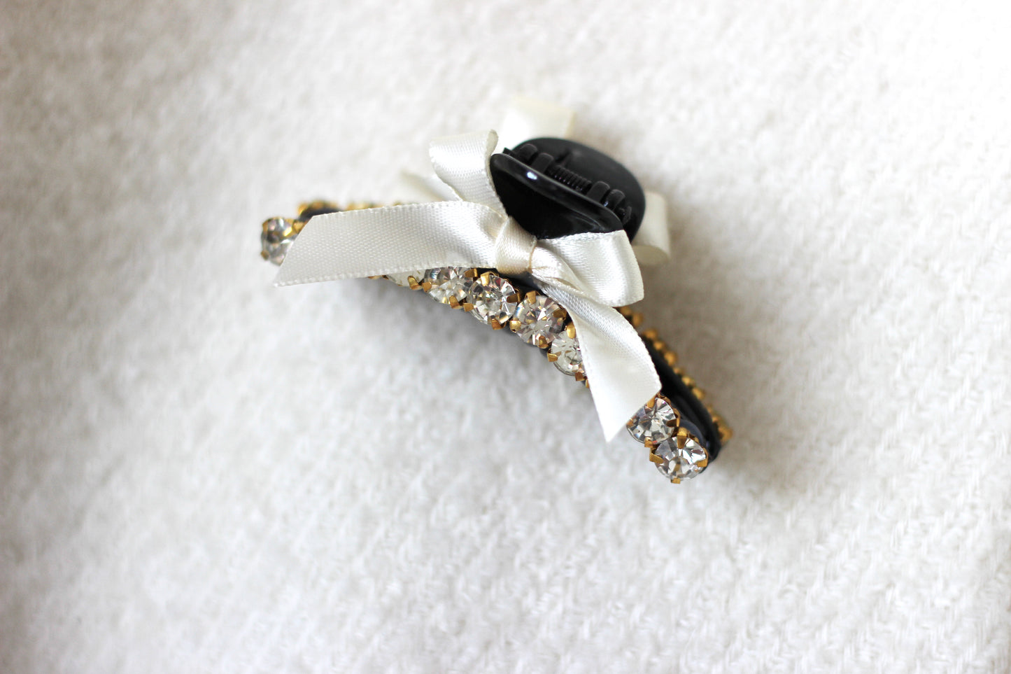The Crystal Bow Mini Claw Clip in White