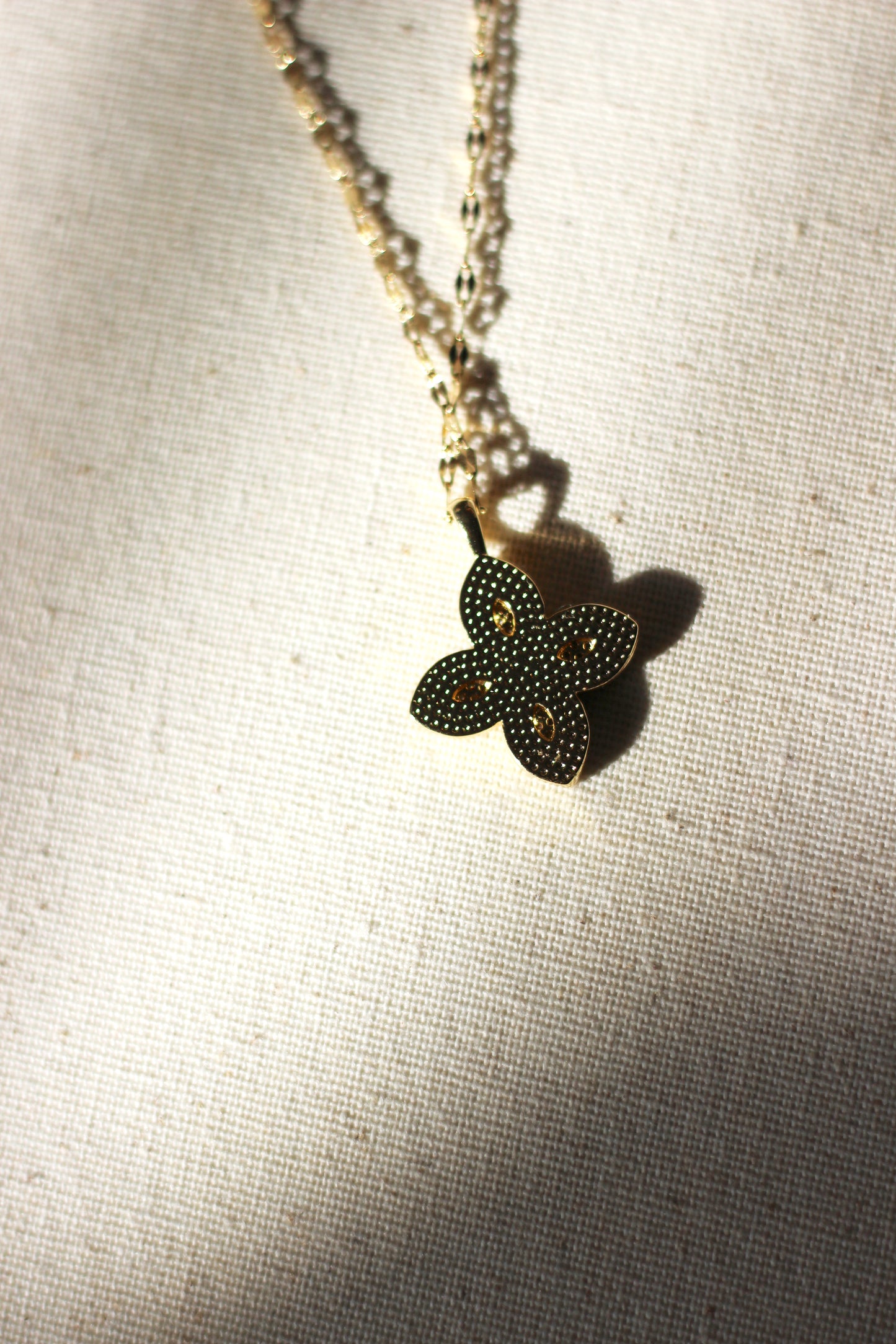 The Diamond Flower Necklace in Black